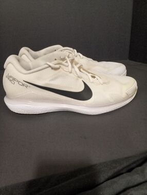 NikeCourt Air Zoom Vapor Men's Size 12.5